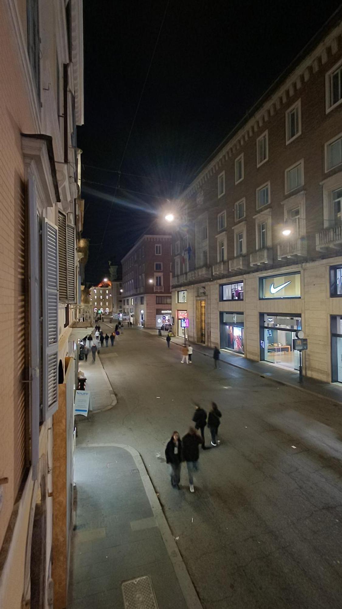 Nsm 71Viadelcorso Appartamento Con Terrazzo Рим Экстерьер фото